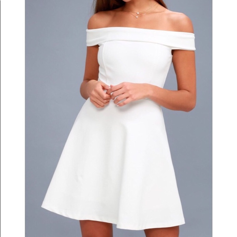 NWTO LULUS SEASON OF FUN SKATER DRESS (S)